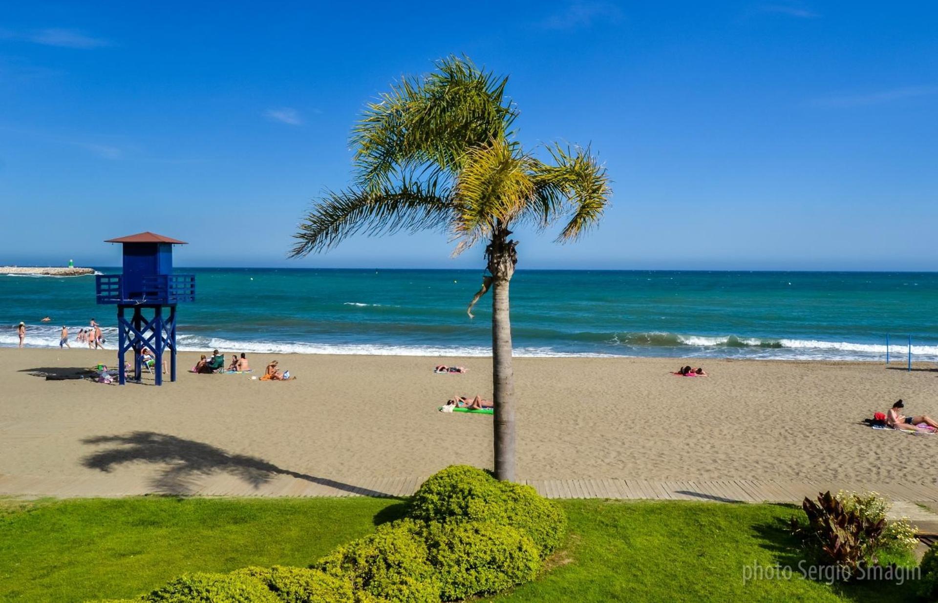 Benalbeach 1010 - Vista Al Mar - Piscina Todo El Ano - Primera Linea De Playa Benalmádena Dış mekan fotoğraf